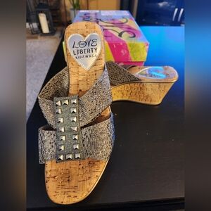 Love and Liberty Nadia Wedge sz 8 Pewter
